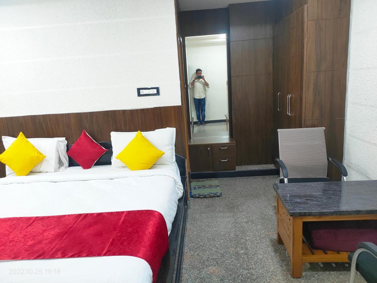 Hotel New Maruthi Inn, Lb Nagar Хайдарабад Экстерьер фото