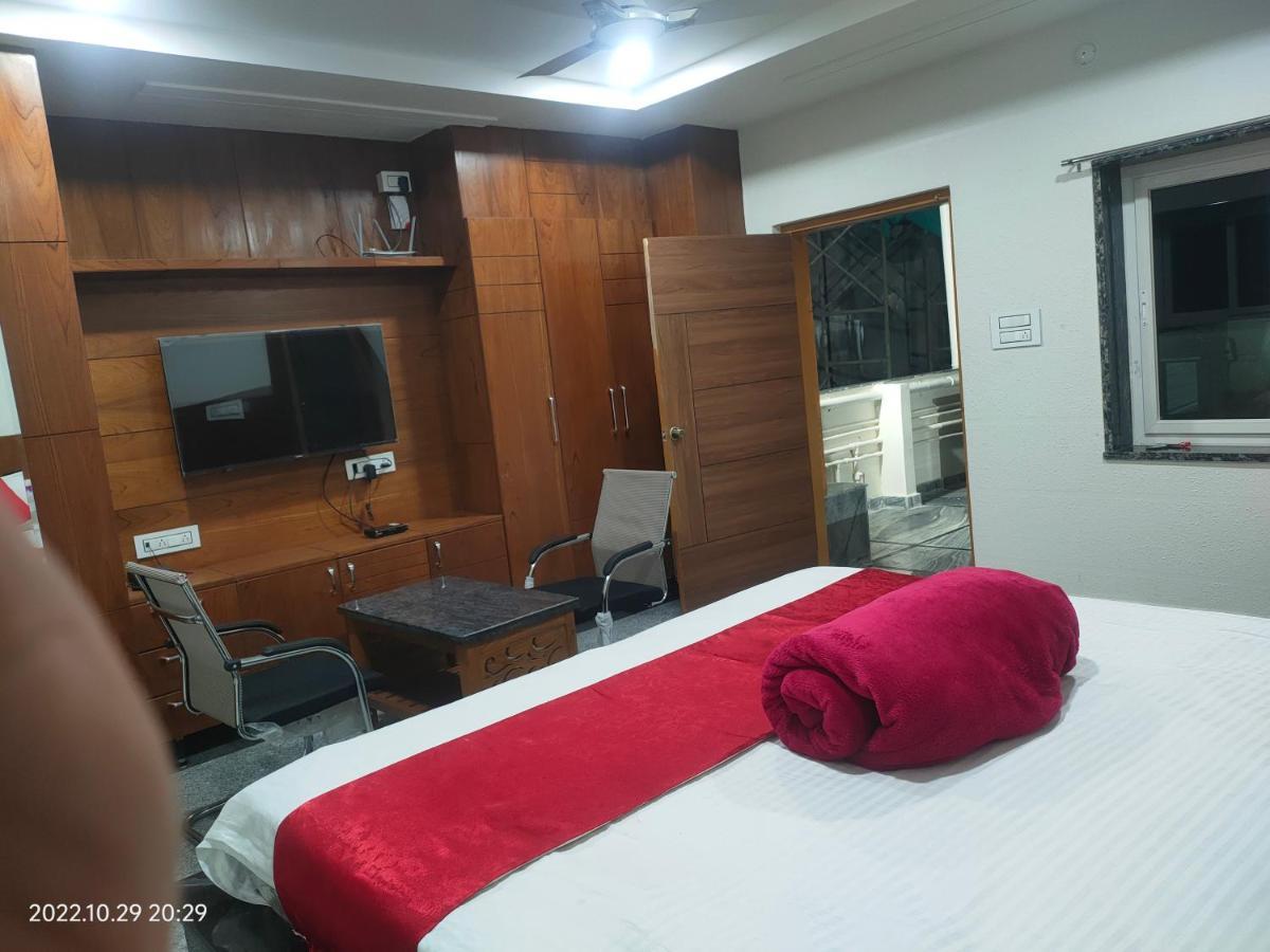 Hotel New Maruthi Inn, Lb Nagar Хайдарабад Экстерьер фото