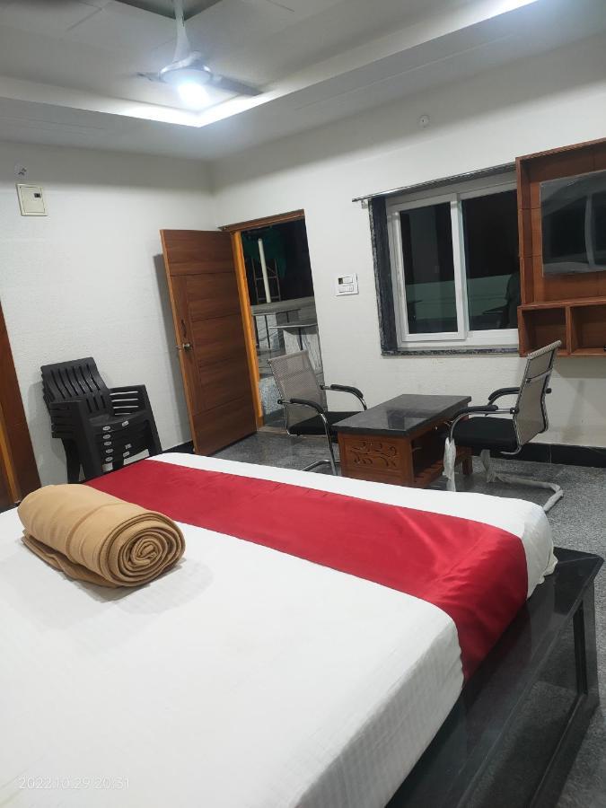 Hotel New Maruthi Inn, Lb Nagar Хайдарабад Экстерьер фото
