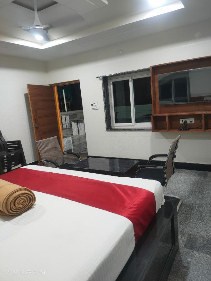 Hotel New Maruthi Inn, Lb Nagar Хайдарабад Экстерьер фото