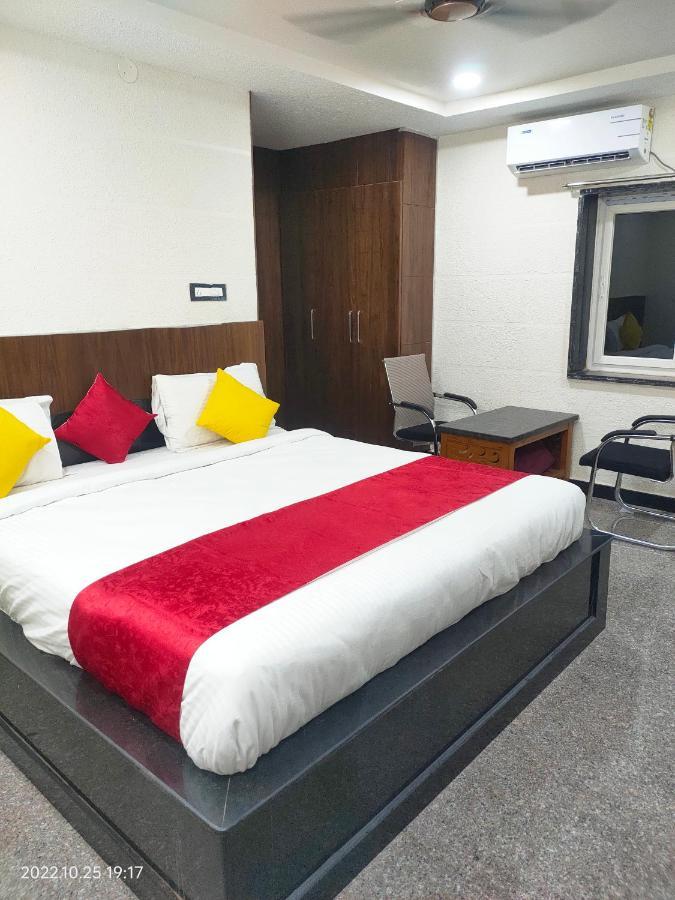 Hotel New Maruthi Inn, Lb Nagar Хайдарабад Экстерьер фото