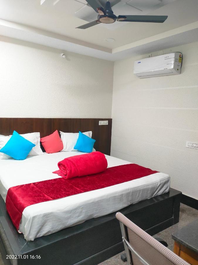 Hotel New Maruthi Inn, Lb Nagar Хайдарабад Экстерьер фото