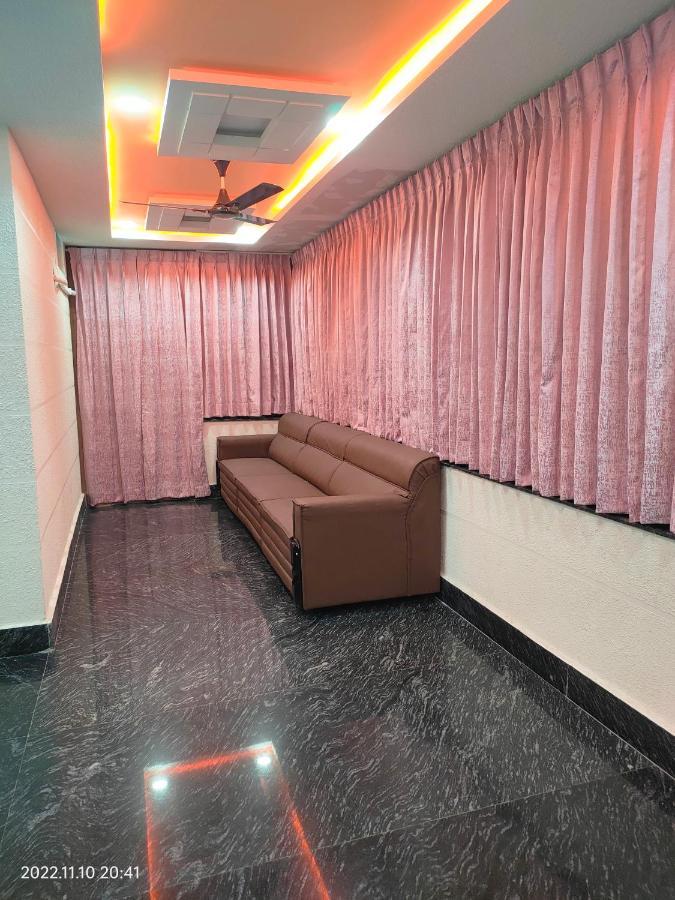 Hotel New Maruthi Inn, Lb Nagar Хайдарабад Экстерьер фото
