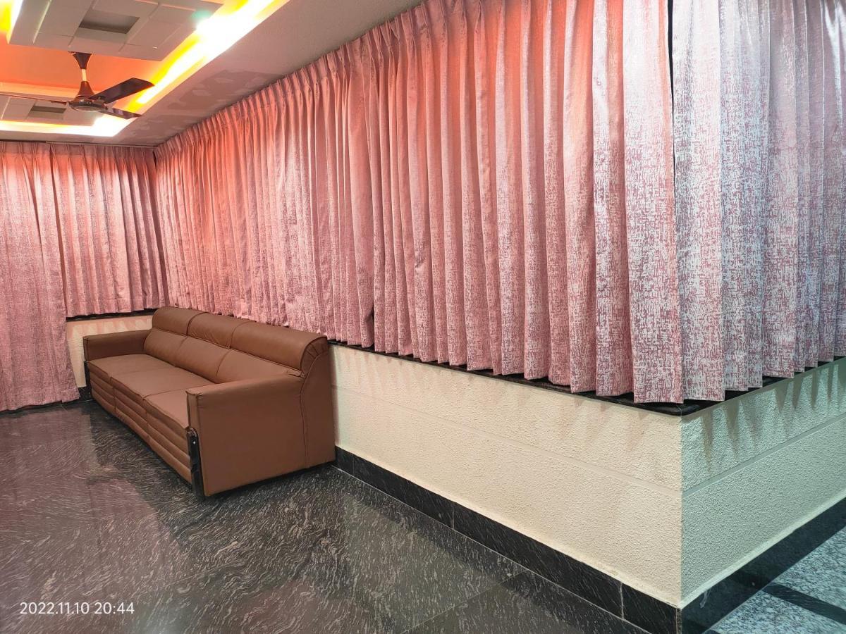 Hotel New Maruthi Inn, Lb Nagar Хайдарабад Экстерьер фото