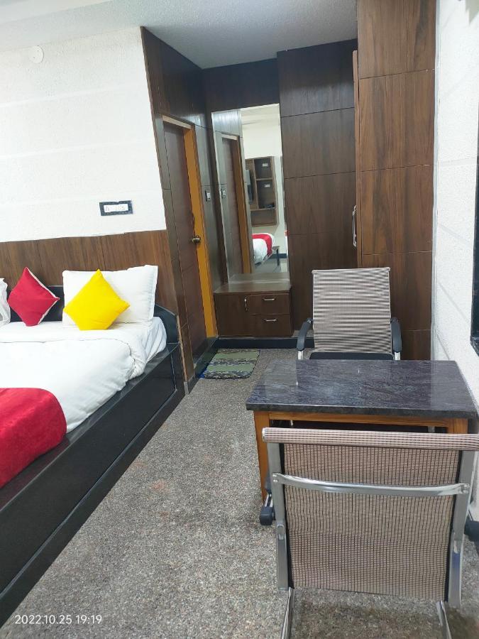 Hotel New Maruthi Inn, Lb Nagar Хайдарабад Экстерьер фото
