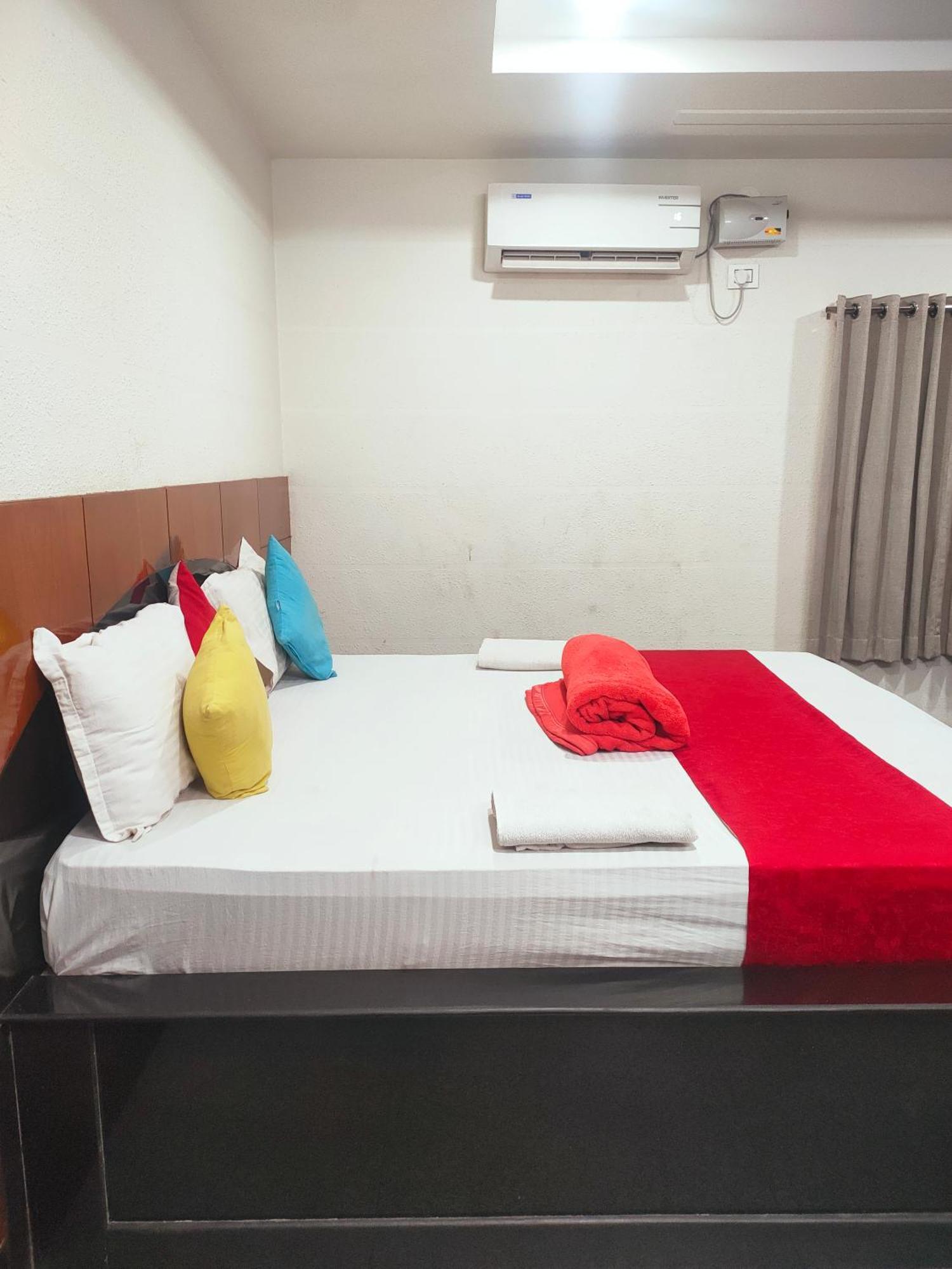 Hotel New Maruthi Inn, Lb Nagar Хайдарабад Экстерьер фото